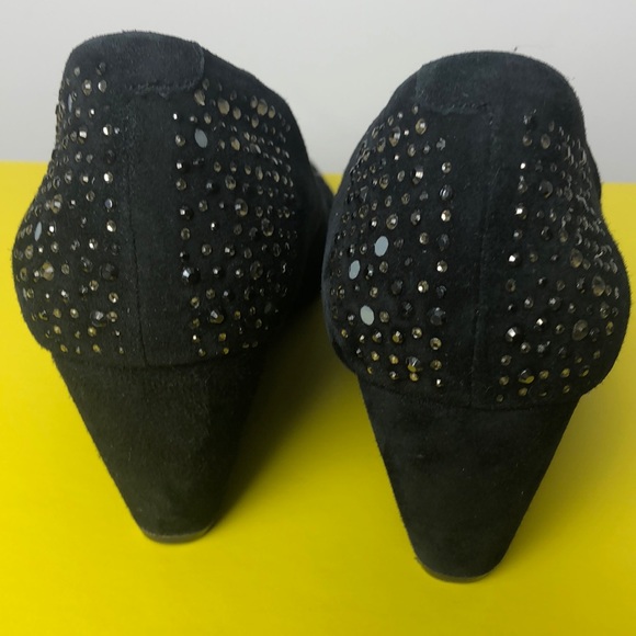BCBG Generation Black Trinity Suede Sparkly Wedge Pumps Size 8.5 - Picture 8 of 13